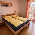 Holiday home Idyllisches Zur Alleinnutzung Nahe Bad Waltersdorf Neudau